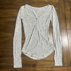 No Boundaries Womens Gray Heathered Long Sleeve Henley Top Scoop Neck Size XS